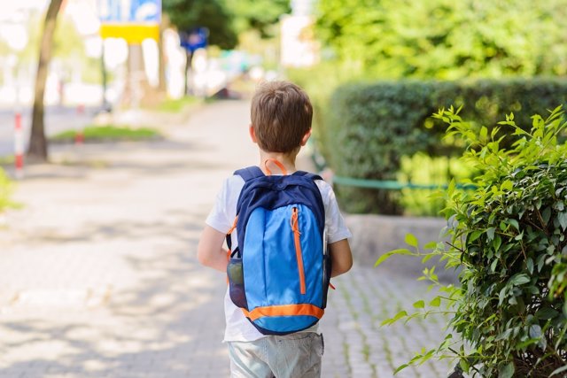 ¿A Qué Edad Crees Que Debes Inscribir A Tu Hijo En El Colegio? ¿A Qué Edad Crees Que Debes Inscribir A Tu Hijo En El Colegio?